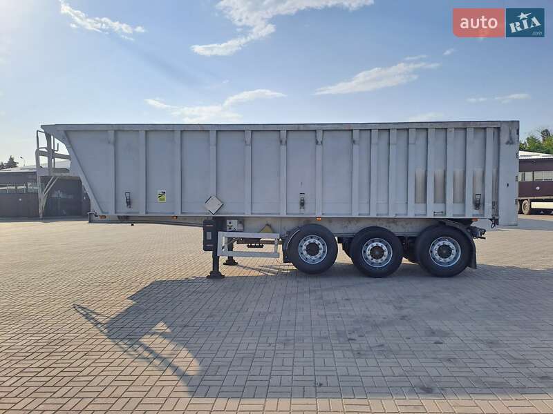 Самоскид напівпричіп Benalu Benalu 2002 в Черкасах