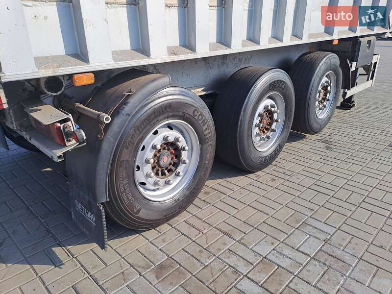 Самоскид напівпричіп Benalu Benalu 2002 в Черкасах