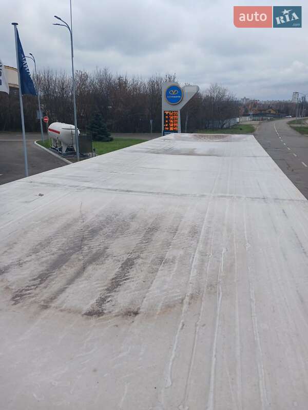 Самоскид напівпричіп Benalu Bencere 2005 в Запоріжжі