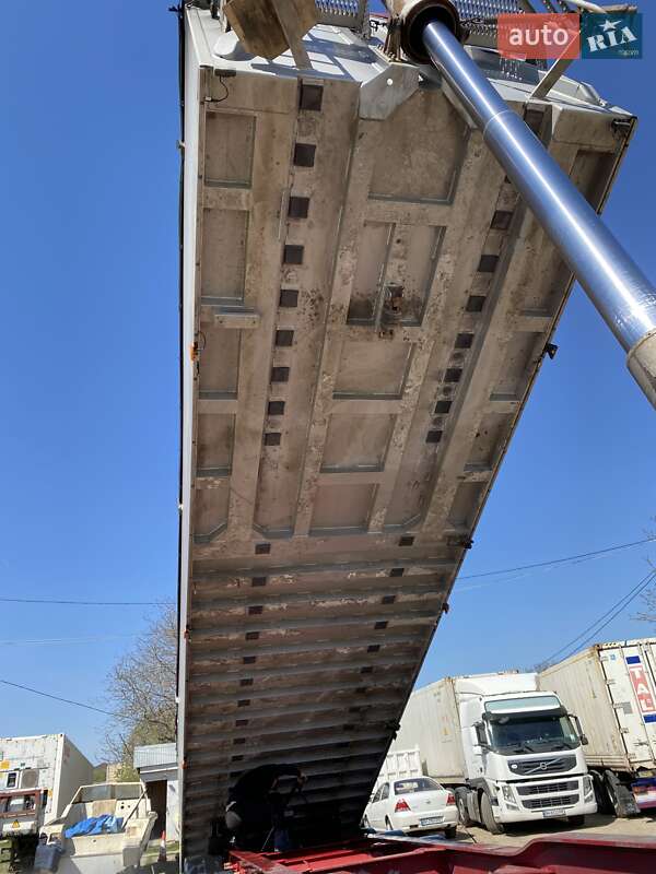 Зерновоз - полуприцеп Benalu BRD3 2006 в Одессе