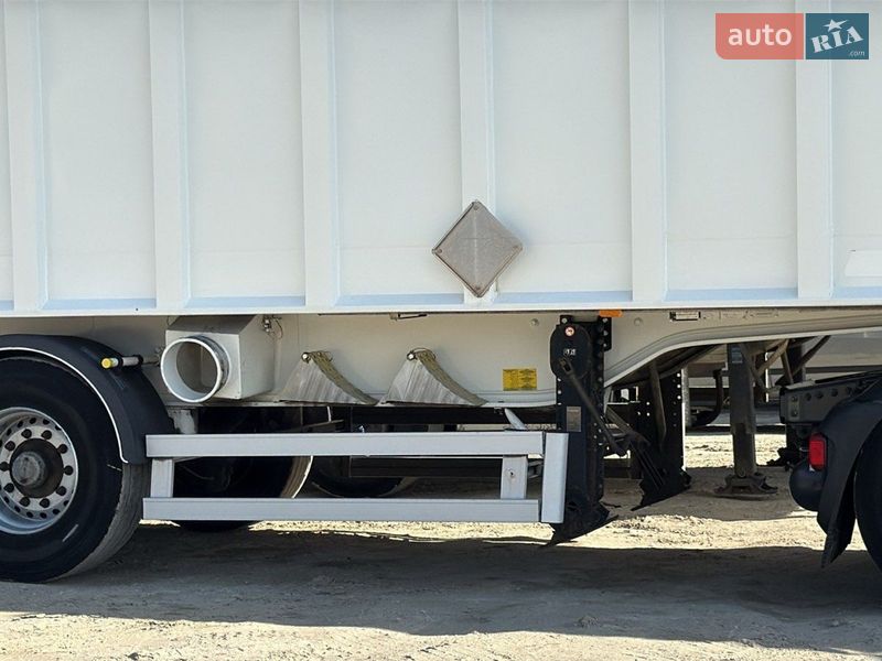 Самосвал полуприцеп Benalu C34CMS01 2008 в Ровно