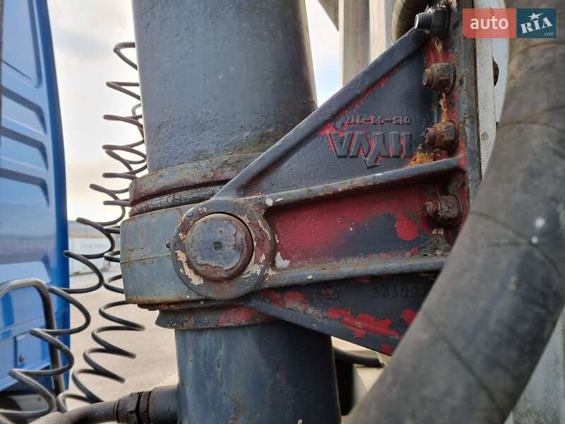 Самосвал полуприцеп Benalu Fruehauh 2010 в Виннице