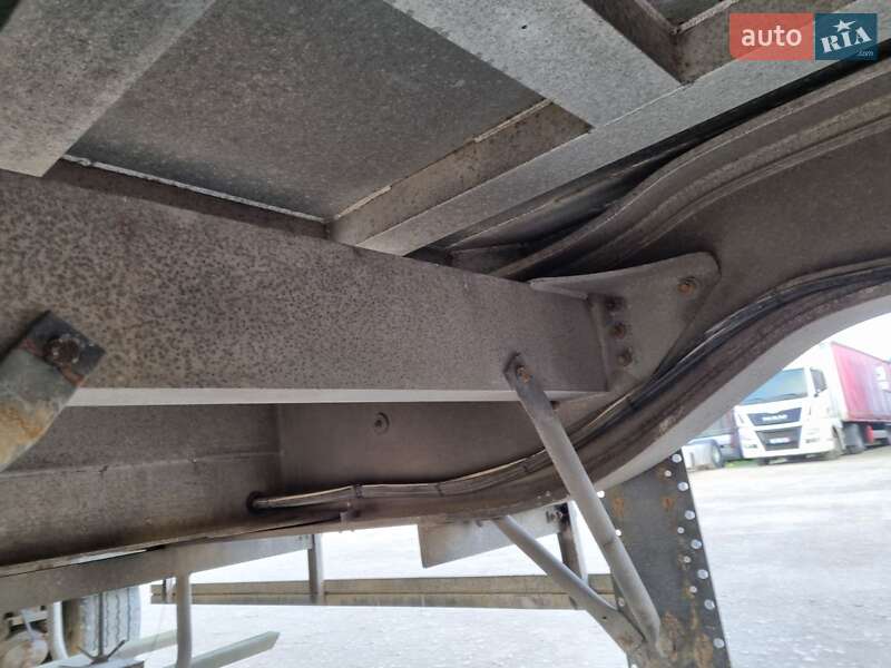 Самосвал полуприцеп Benalu Fruehauh 2010 в Виннице