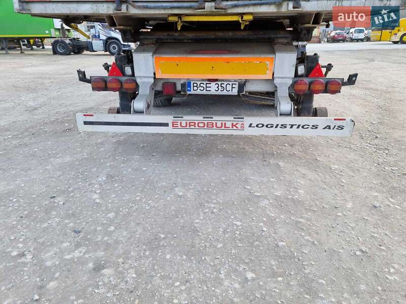 Самосвал полуприцеп Benalu Fruehauh 2010 в Виннице