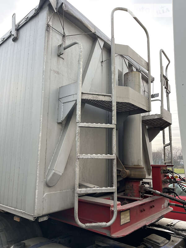 Зерновоз - напівпричіп Benalu Optiliner 2008 в Тячеві