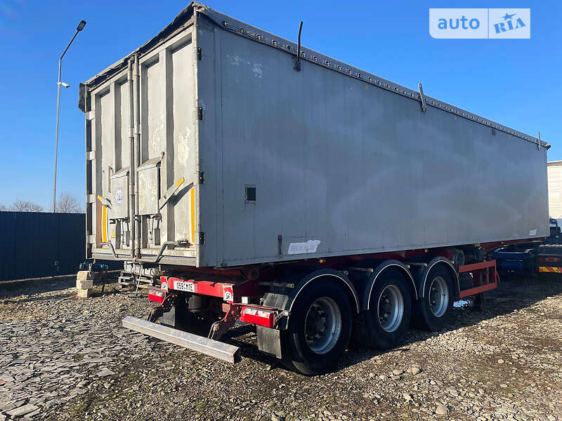 Зерновоз - напівпричіп Benalu Optiliner 2008 в Тячеві