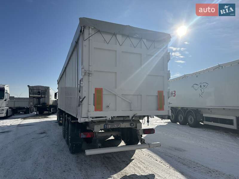 Зерновоз - напівпричіп Benalu С34 2008 в Чернівцях
