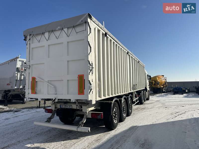 Зерновоз - напівпричіп Benalu С34 2008 в Чернівцях