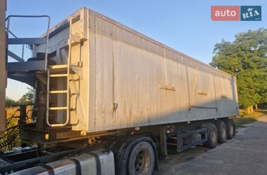 Самоскид напівпричіп Benalu T34C-1 2000 в Золотоноші