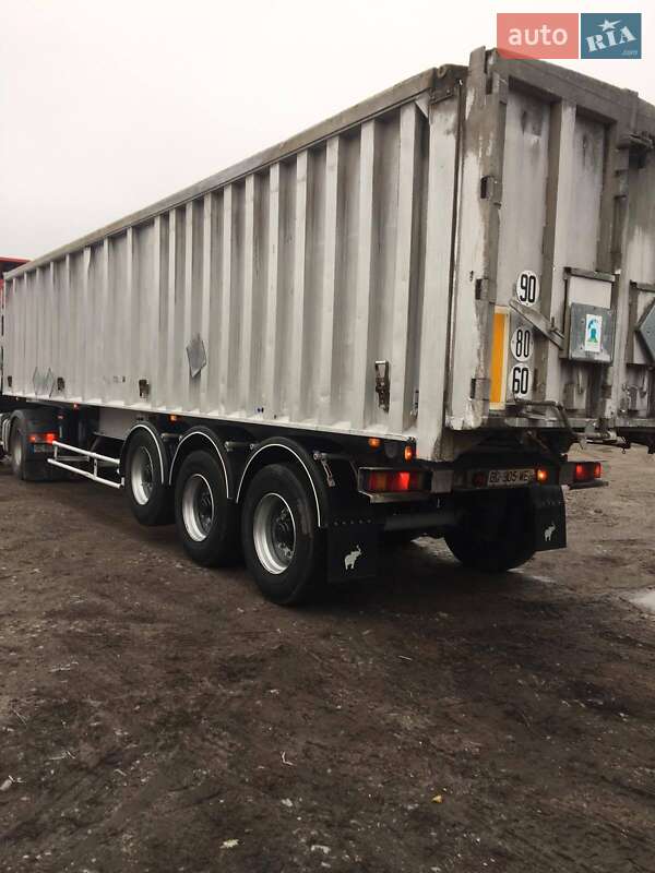 Зерновоз - полуприцеп Benalu TF34C1 2001 в Виннице