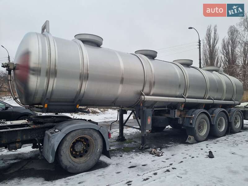Цистерна полуприцеп Benalu TF34C1 2000 в Черкассах