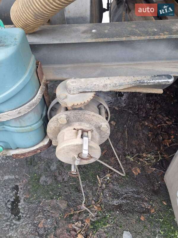 Цистерна полуприцеп Benalu TF34C1 2000 в Черкассах