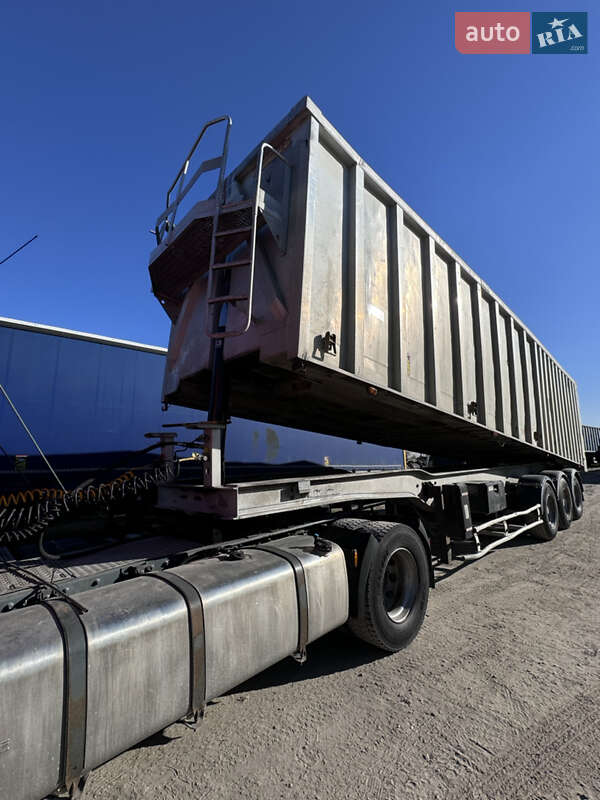 Зерновоз - полуприцеп Benalu TF34C1 2000 в 