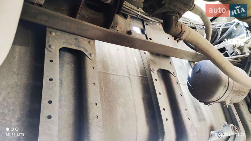 Самоскид напівпричіп Benalu TF34C1 1999 в Миколаєві