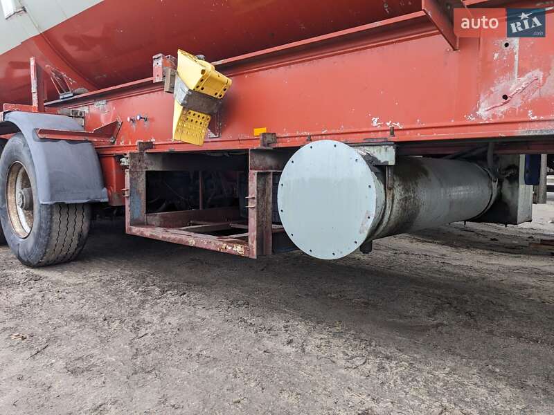 Цистерна полуприцеп Benalu TF 1992 в Кременчуге