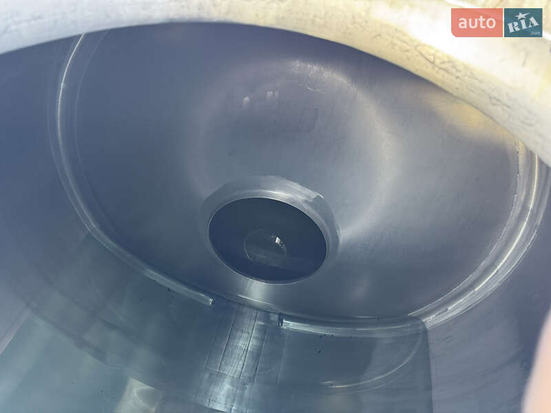 Цистерна напівпричіп Benalu TF 2003 в Одесі