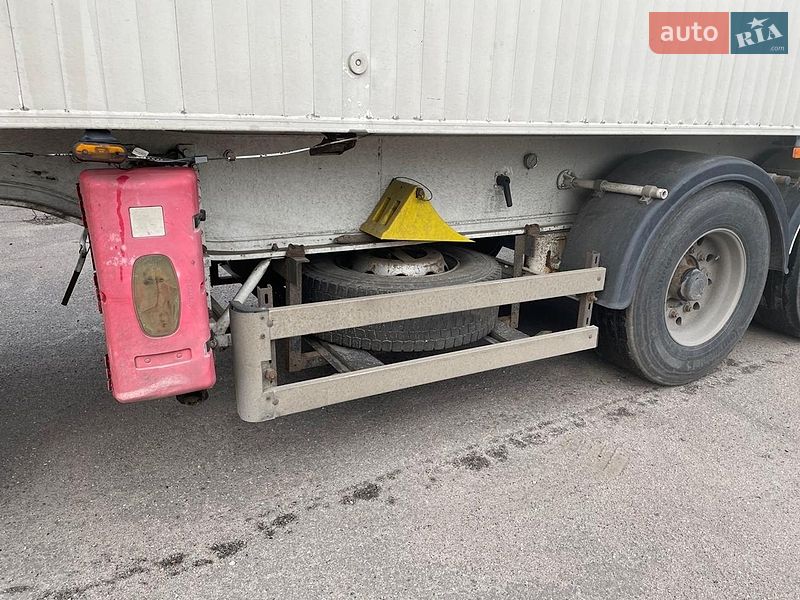 Зерновоз - полуприцеп Benalu TX34CS 2004 в Белой Церкви