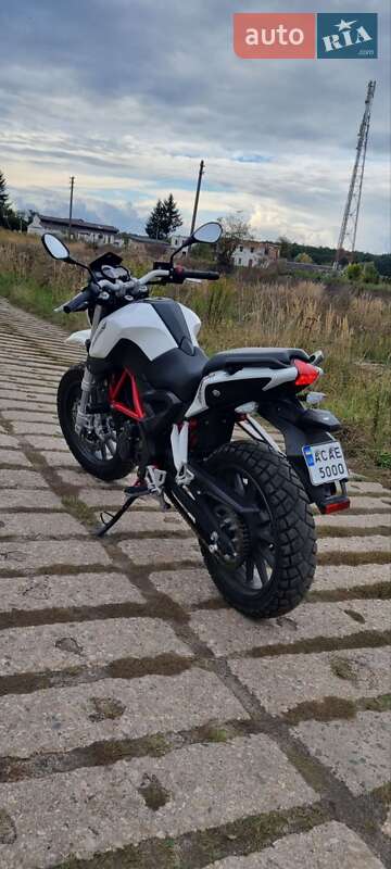 Мотоцикл Без обтекателей (Naked bike) Benelli TNT 25 2020 в Дерно фото 11 Мотоцикл Без обтекателей (Naked bike) Benelli TNT 25 2020 в Дерно