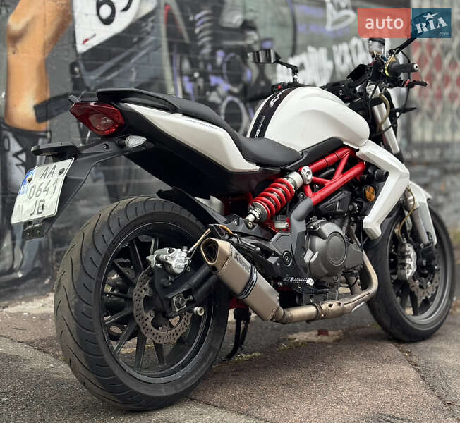Мотоцикл Без обтекателей (Naked bike) Benelli TNT 300 2015 в Киеве фото 3 Мотоцикл Без обтекателей (Naked bike) Benelli TNT 300 2015 в Киеве