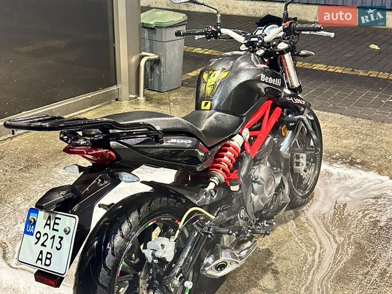 Мотоцикл Без обтекателей (Naked bike) Benelli TNT 300 2018 в Днепре фото 5 Мотоцикл Без обтекателей (Naked bike) Benelli TNT 300 2018 в Днепре