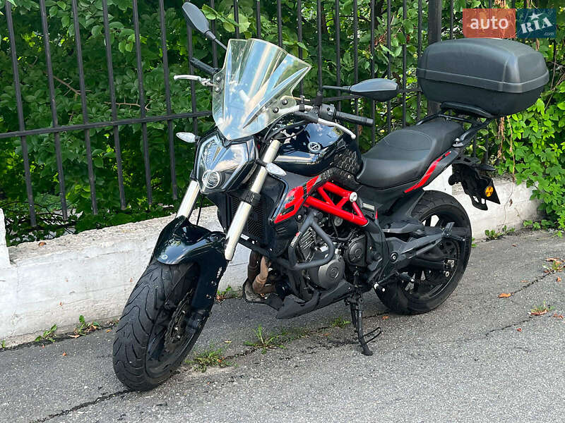 Benelli TNT 302S 2020