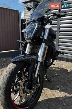 Мотоцикл Без обтекателей (Naked bike) Benelli TNT 302S 2020 в 