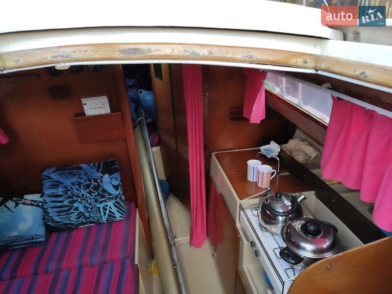 Парусная яхта Beneteau Oceanis 1987 в Киеве