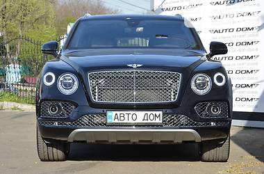 Внедорожник / Кроссовер Bentley Bentayga 2017 в Киеве