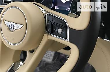 Внедорожник / Кроссовер Bentley Bentayga 2017 в Киеве