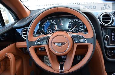 Внедорожник / Кроссовер Bentley Bentayga 2017 в Киеве