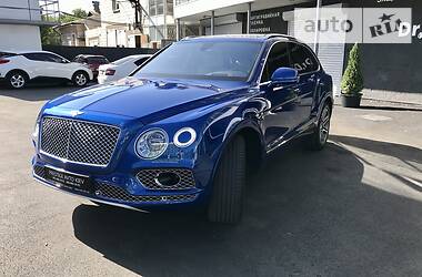 Внедорожник / Кроссовер Bentley Bentayga 2017 в Киеве