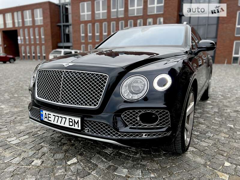 Внедорожник / Кроссовер Bentley Bentayga 2019 в 