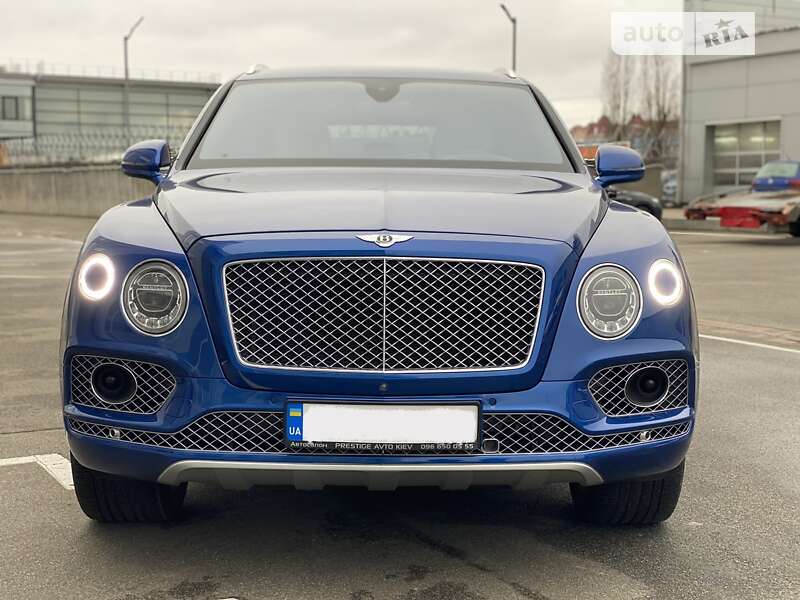 Внедорожник / Кроссовер Bentley Bentayga 2017 в 
