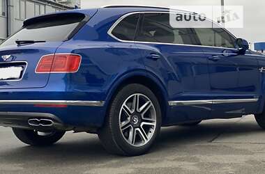 Внедорожник / Кроссовер Bentley Bentayga 2017 в 