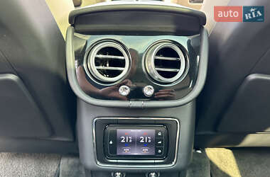 Внедорожник / Кроссовер Bentley Bentayga 2016 в 