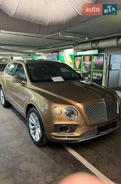 Позашляховик / Кросовер Bentley Bentayga 2016 в Києві