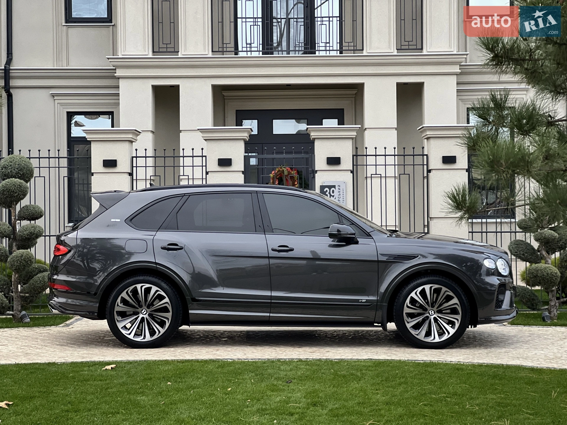 2020 Bentley Bentayga - мініатюра 19