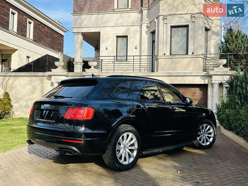 Внедорожник / Кроссовер Bentley Bentayga 2016 в Одессе фото 11 Внедорожник / Кроссовер Bentley Bentayga 2016 в Одессе