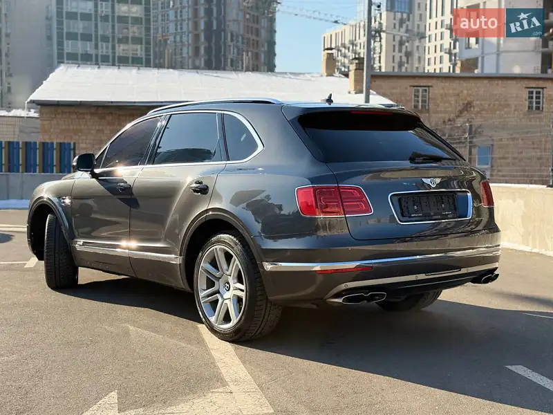 Bentley Bentayga 2017 VIN SJAAE34V3JC018233 фото оголошення 4 з 33