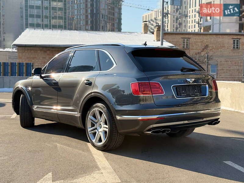 Внедорожник / Кроссовер Bentley Bentayga 2017 в Киеве