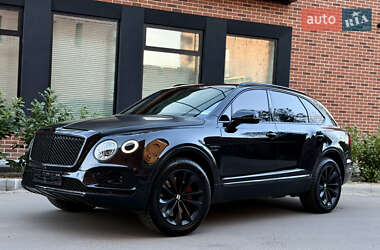 Внедорожник / Кроссовер Bentley Bentayga 2016 в 
