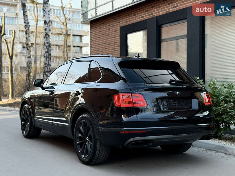 Внедорожник / Кроссовер Bentley Bentayga 2016 в Львове