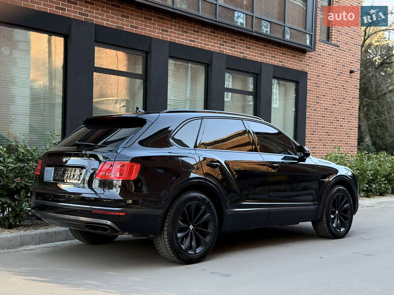 Внедорожник / Кроссовер Bentley Bentayga 2016 в Львове