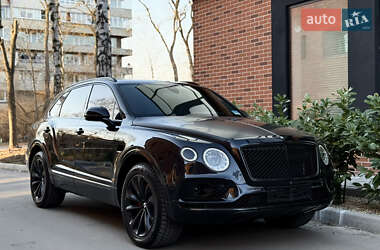 Внедорожник / Кроссовер Bentley Bentayga 2016 в 