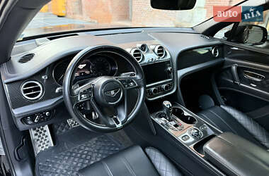 Внедорожник / Кроссовер Bentley Bentayga 2016 в 
