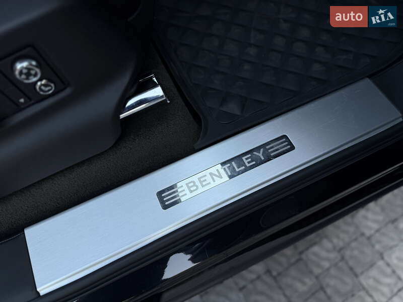 Внедорожник / Кроссовер Bentley Bentayga 2016 в Львове