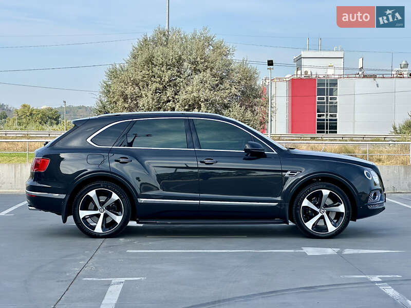Внедорожник / Кроссовер Bentley Bentayga 2016 в Киеве