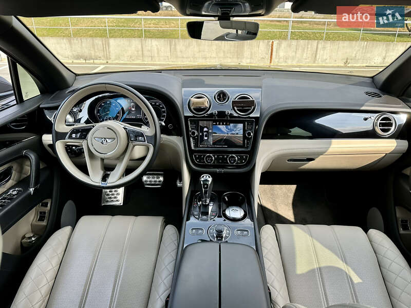 Внедорожник / Кроссовер Bentley Bentayga 2016 в Киеве