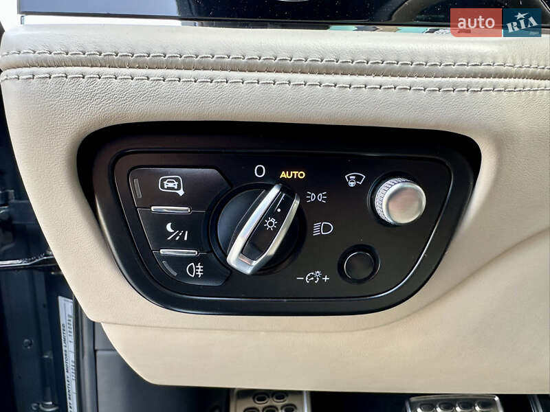 Внедорожник / Кроссовер Bentley Bentayga 2016 в Киеве
