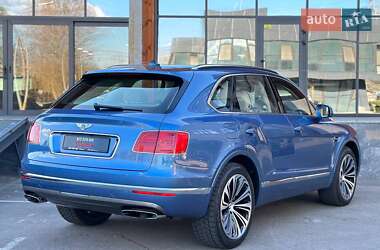 Внедорожник / Кроссовер Bentley Bentayga 2016 в 